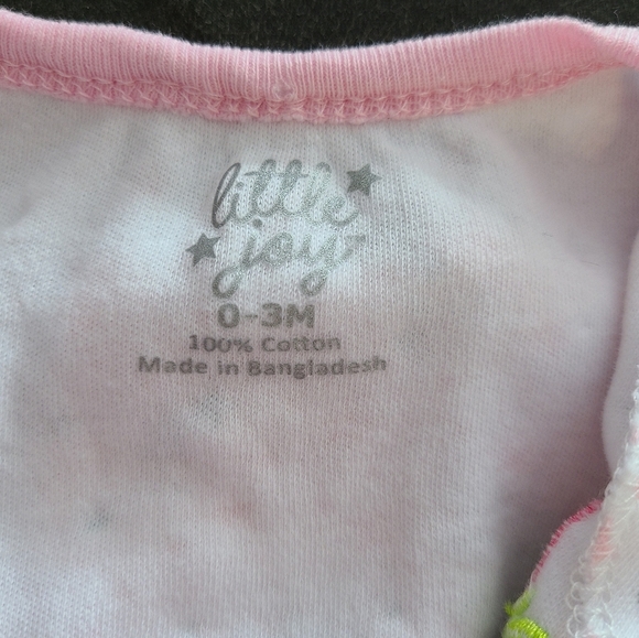 Baby 0-3 month lot of 2 girl one piece sleeper. - Picture 3 of 5